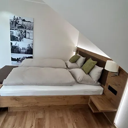Laupus-hof Apartamento *